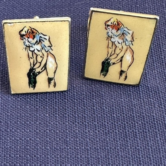 Vintage Risque Enamel Cufflinks Pinup Gold Tone Mens Estate Jewelry - Picture 1 of 5